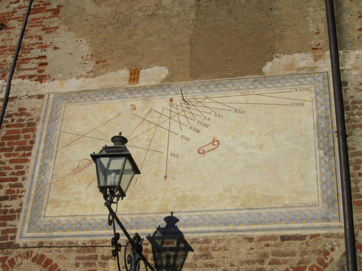 Saluzzo Historic Center Apartment エクステリア 写真